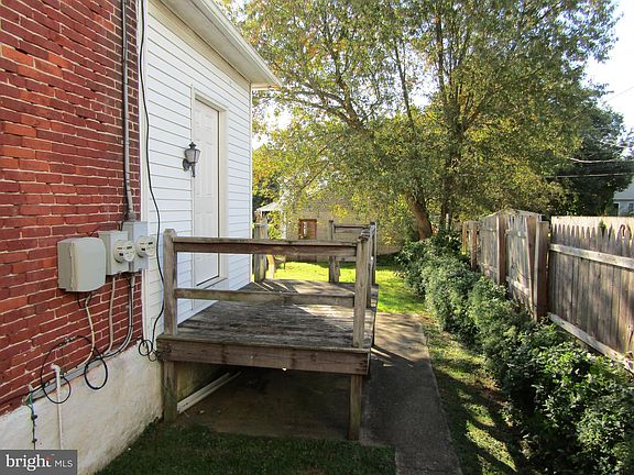 5th image of 506 W 2nd Ave