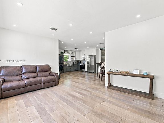 2nd image of 681 W 55th Pl