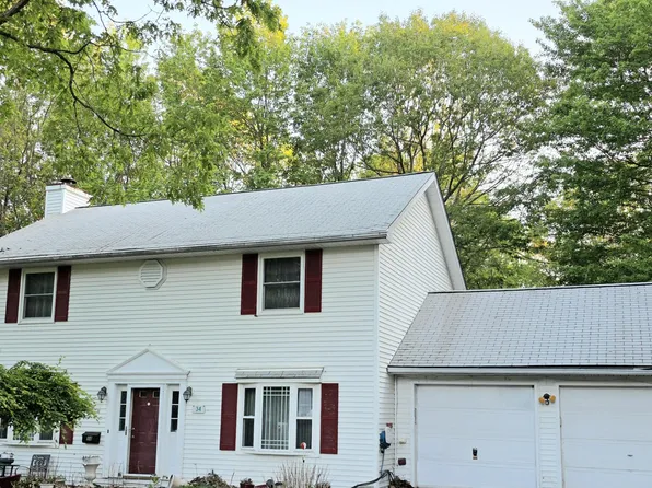 34 Heath Ln, Mount Pocono, PA 18344