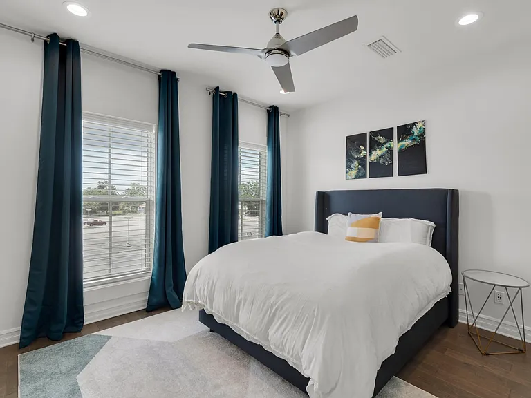314 W Romana St — Photo 21
