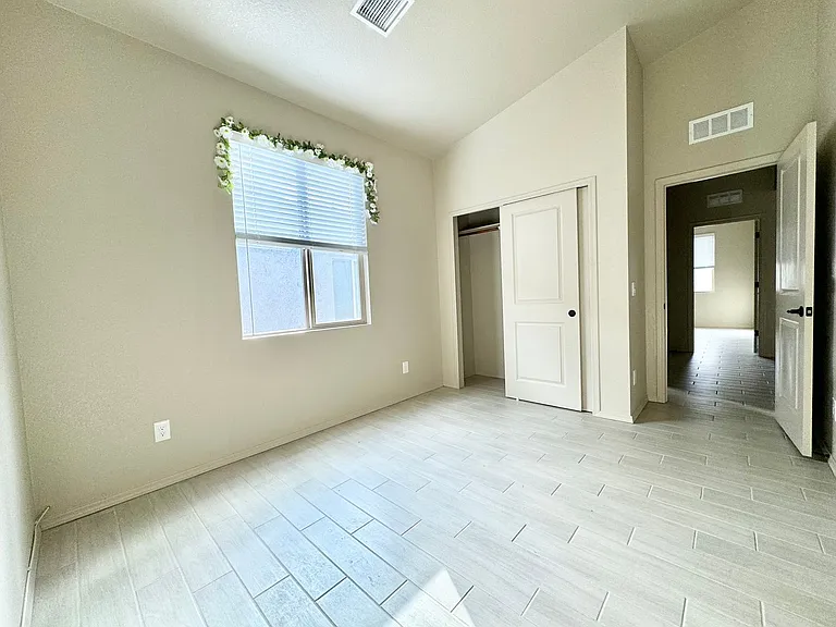 267 Berwick Pl — Photo 16