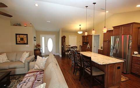 5th image of 305 S Huckleberry Lake Dr