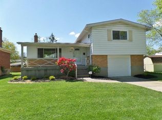 3625 Fieldcrest Dr, Cincinnati, OH 45211