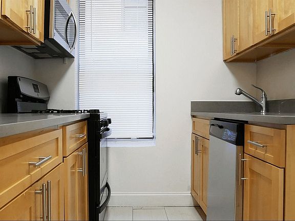 3rd image of 105 Haven Ave APT 1F