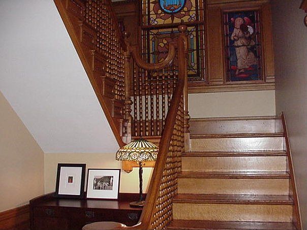 Foyer staircase and window