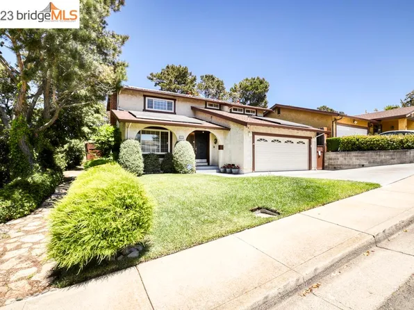 1204 Club Dr, Richmond, CA 94803