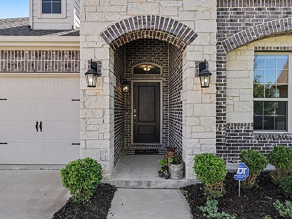 3rd image of 1400 Green Valley Way