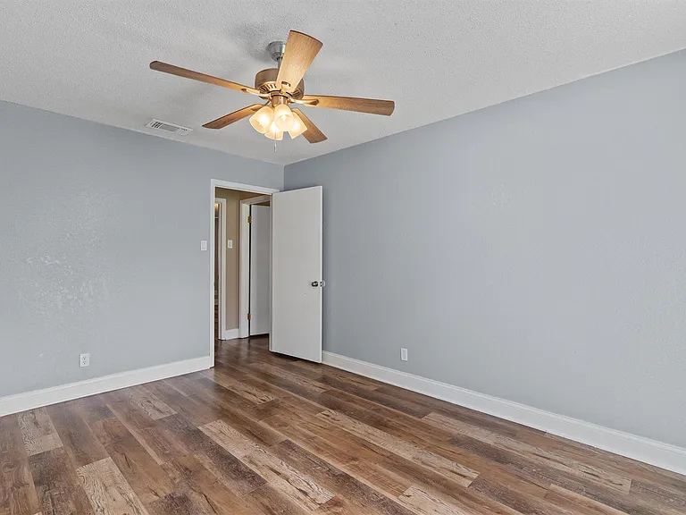 1601 Okelley Rd — Photo 32