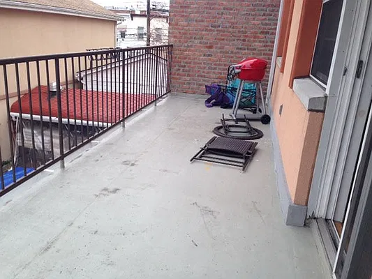 Rented by Alexiou Realty | media 2