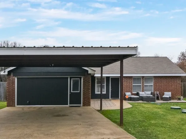 708 Shady Grove Dr, Granbury, TX 76049