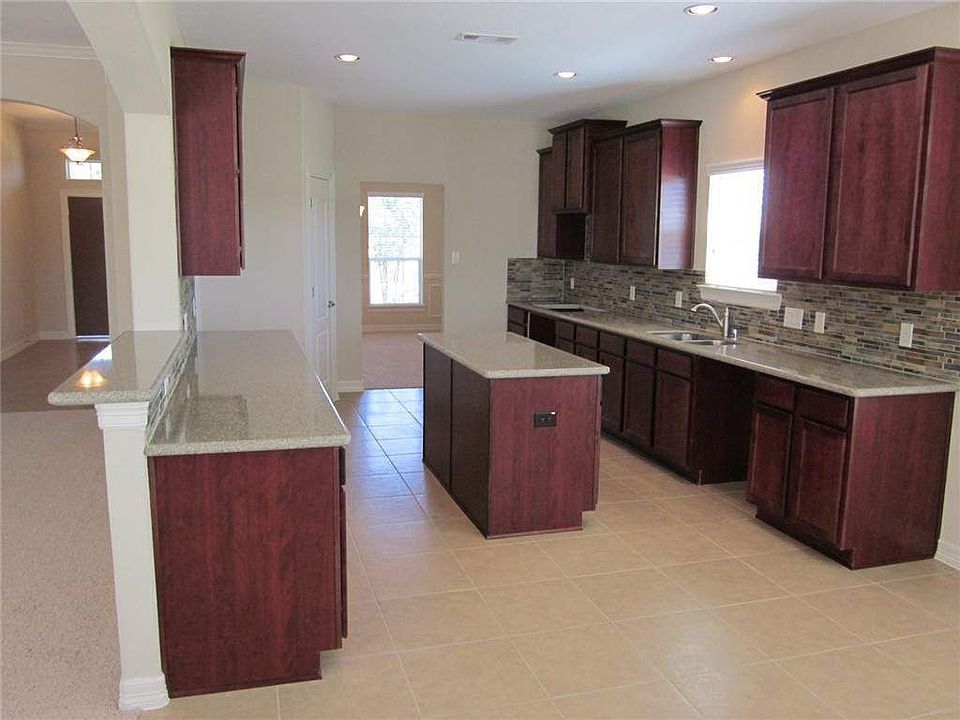 2nd image of 22207 Pine Tree Dr