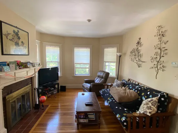 14 Upland Rd #2, Brookline, MA 02445