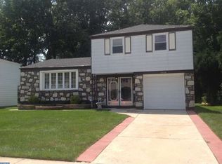 9708 Glenhope Rd, Philadelphia, PA 19115