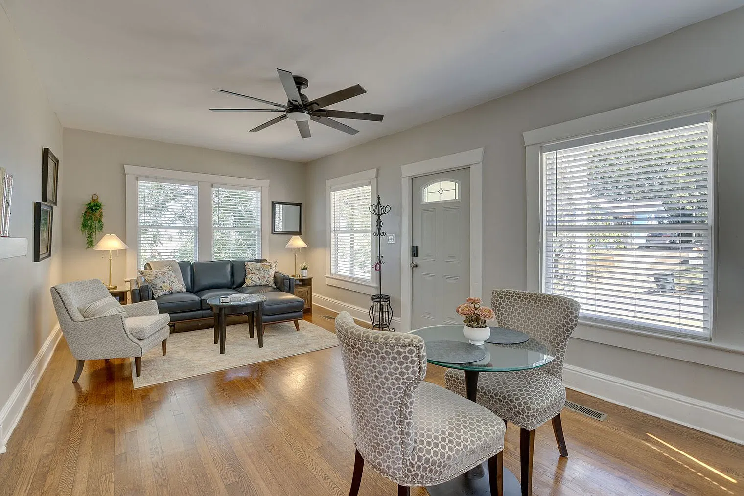 2 bed, 1.0 bath, 1399 sqft, $3,183 — Photo 4