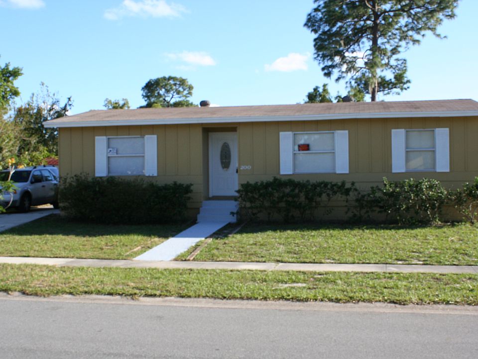 1st image of 200 Colony Dr
