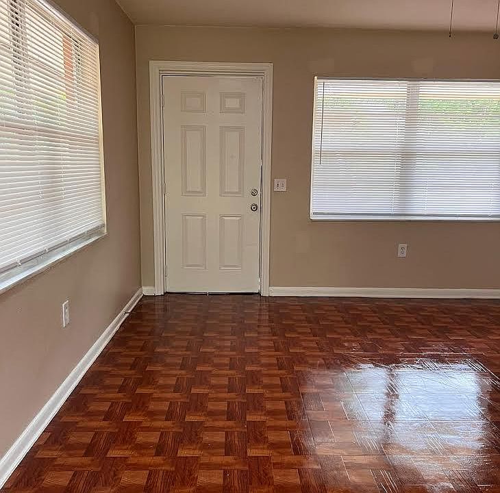 2nd image of 603 S Dixie Ave #603