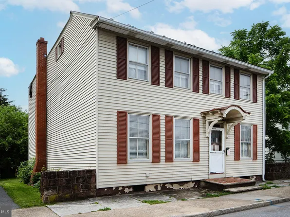 20 W Water St, Middletown, PA 17057