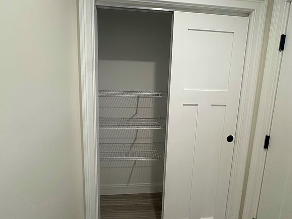 5th image of 309 Flanders Rd #1