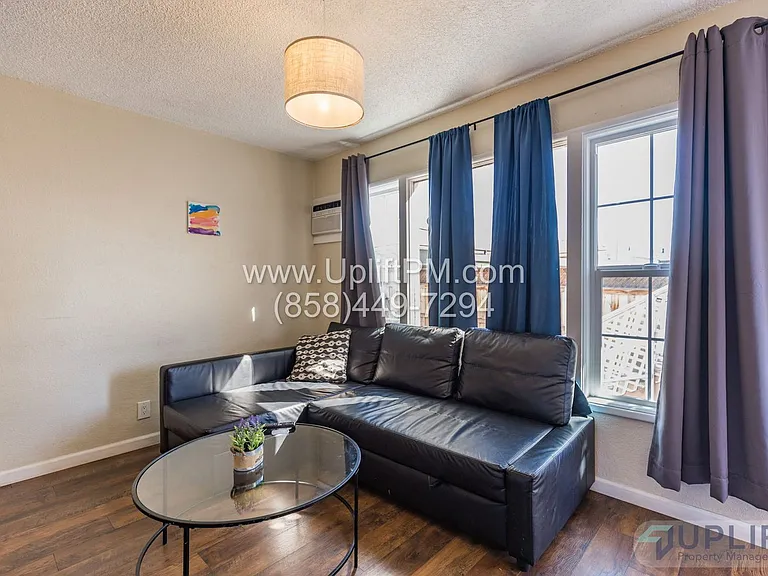 4829 Castle Ave — Photo 20