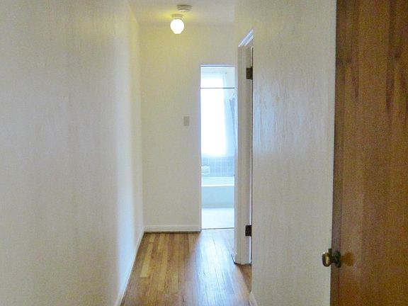 5th image of 670 N Pearl St APT 10