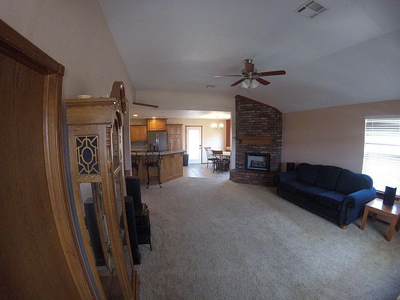 2nd image of 633 NW 21st St