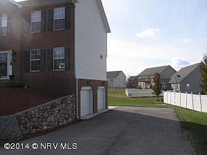4th image of 240 Berkshire Dr