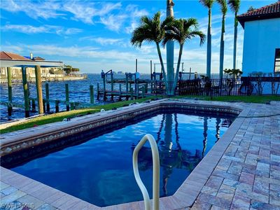 469 Bayshore Dr, Cape Coral, FL, 33904