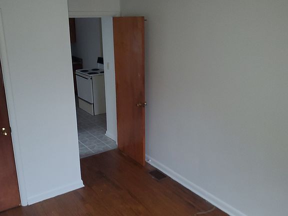 2nd image of 434 W Fairview Ave APT 2