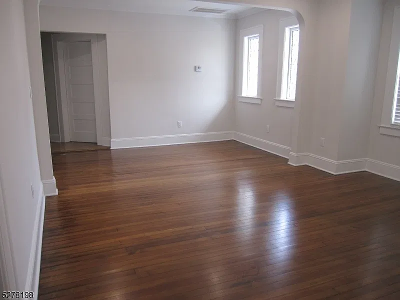 2 bed, 1.0 bath, $3,900 — Photo 3