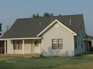 500 N Hill St, Hobart, OK 73651