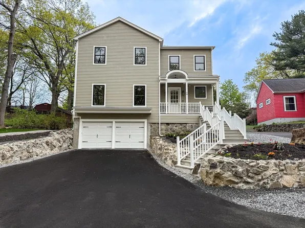 16 Hillside Park, Melrose, MA 02176