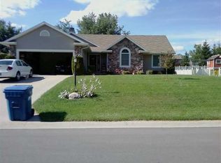 606 Redbud Ln, Middlebury, IN 46540