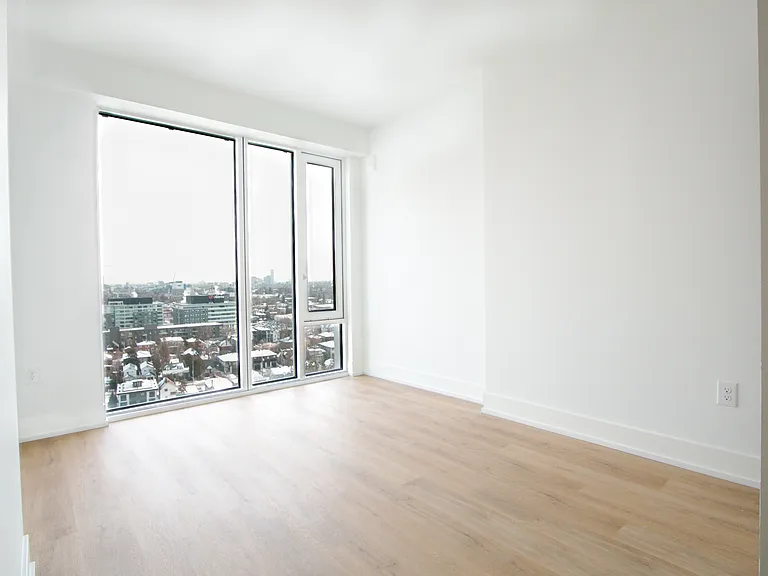 2070 Scott St — Photo 50