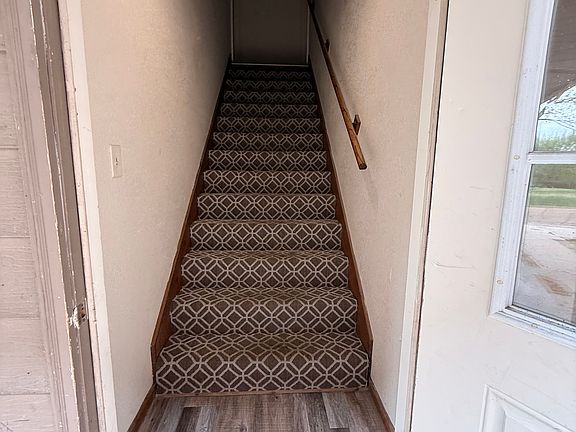 3rd image of 806 S Saint Louis St APT 8