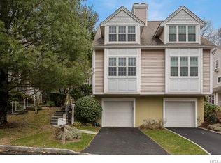 10 Pondview Ln, Yonkers, NY 10710