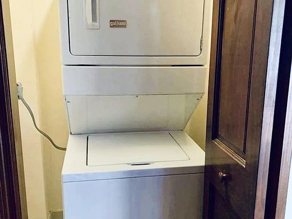 3rd image of 3052 Brighton 5th St APT 4