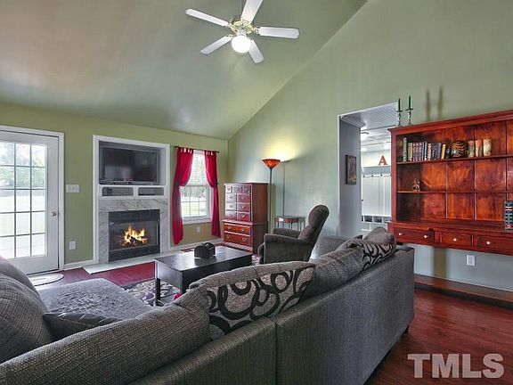4th image of 85 Cherrylaurel Dr