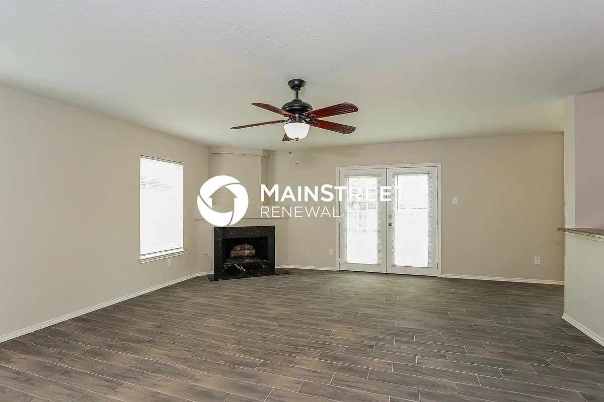 Living Room - 203 Mentor Dr