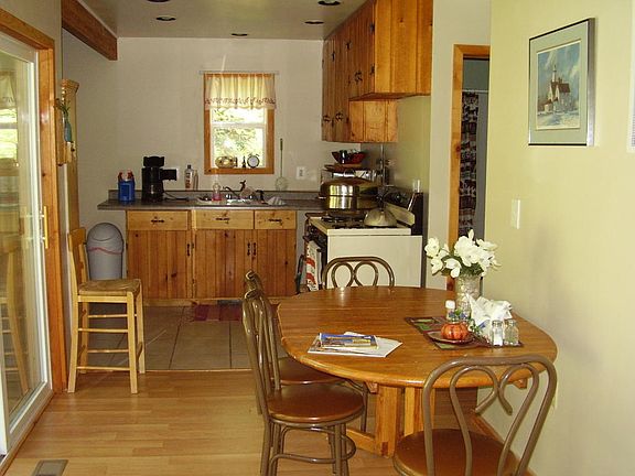 4th image of 32410 W Saint Michaels Pl