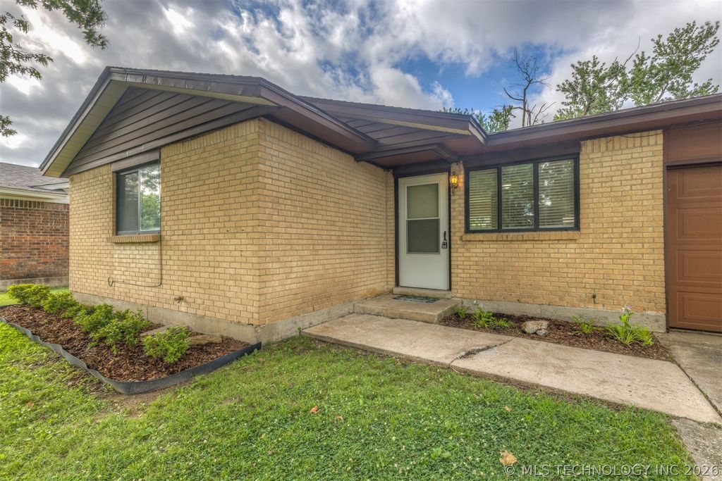 12152 E 21st Ct, Tulsa, OK - View 6