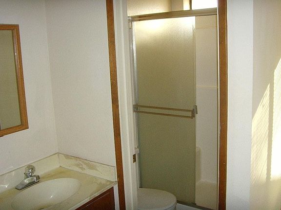 3rd image of 578 Meadow View Dr