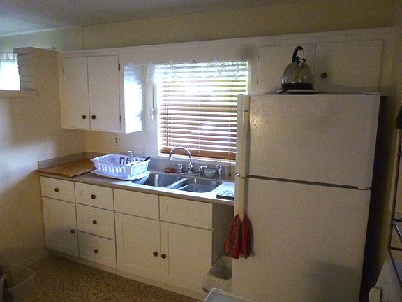 5th image of 1629 NE Sunview Ter