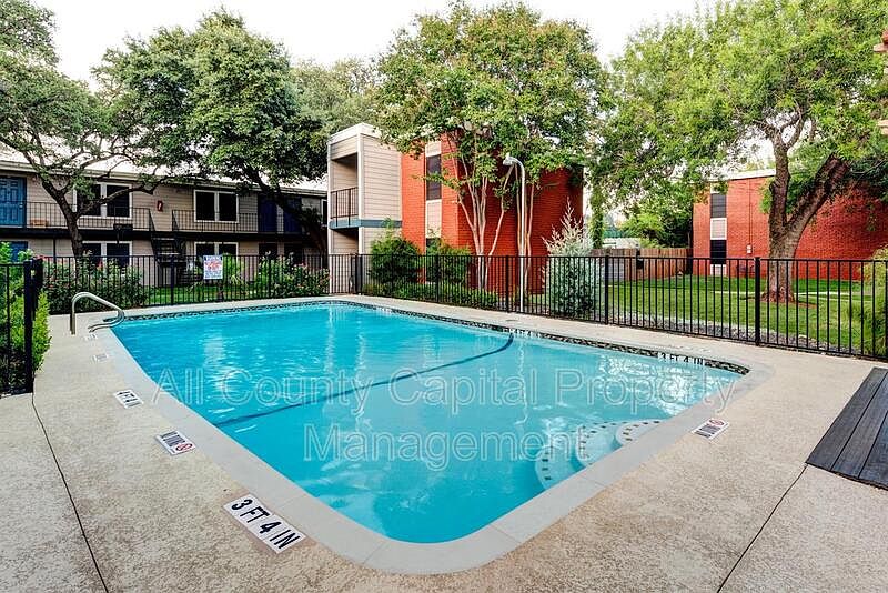 2nd image of 5426 Menchaca Rd APT 103
