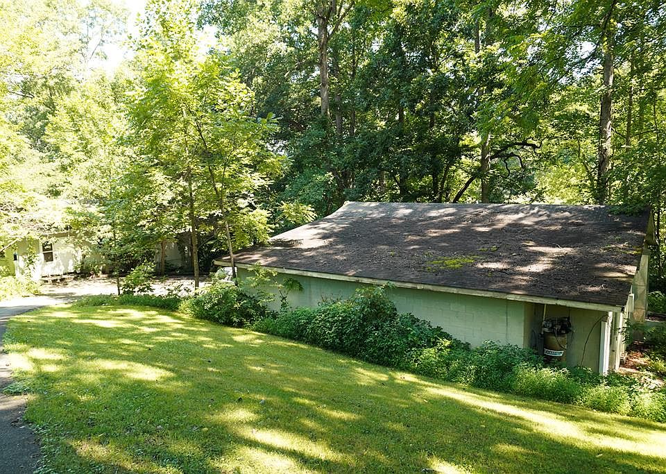 1st image of 81 Bee Tree Ln