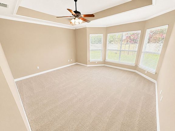 4th image of 210 Captain Hm Shreve Blvd