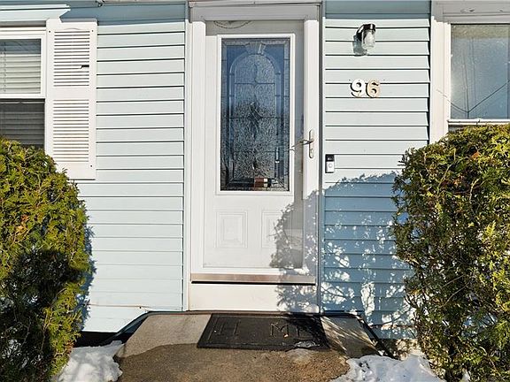4th image of 96 Moccasin Dr
