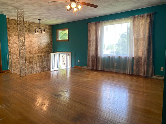 5th image of 546 W Hubert Ave