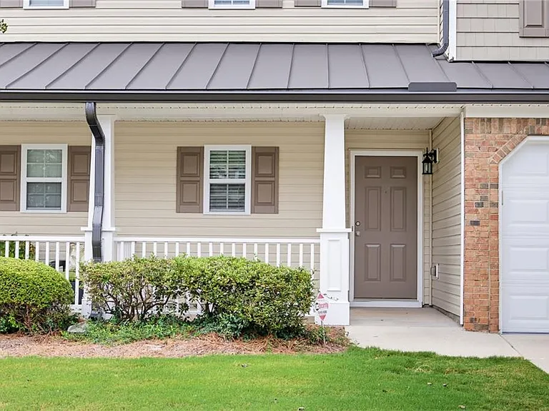 106 Darbys Crossing Ct — Photo 2
