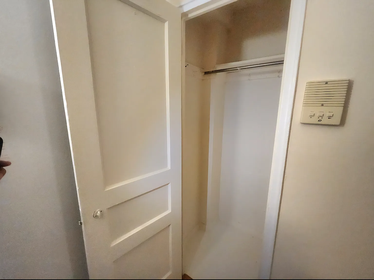1 bed, 894 sqft, $2,425 — Photo 3