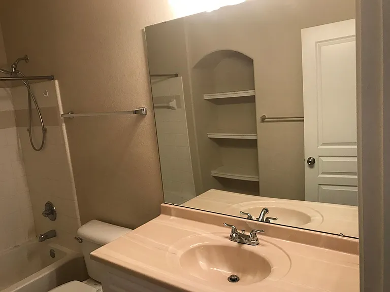 8290 Gate Pkwy W #316 — Photo 9
